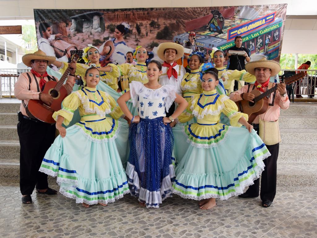 Los asistentes disfrutaron de lo mejor del folclor huilense.